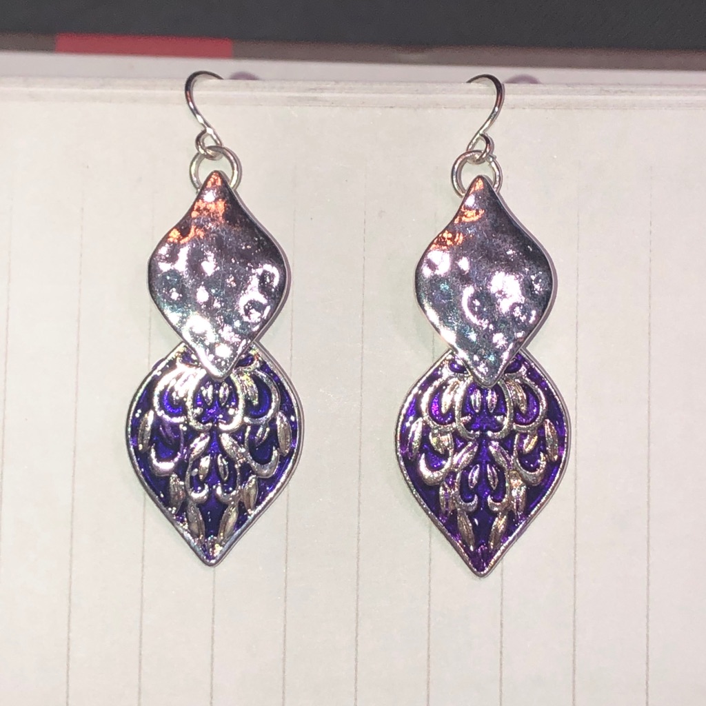 Gorgeous Purple & Silver Earrings Nwt Dangle